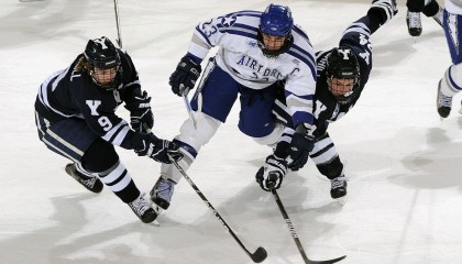 开云体育下载-美国骑手吉塔·日特科维奇荣获2024年最佳障碍赛骑手奖，表彰其卓越表现。