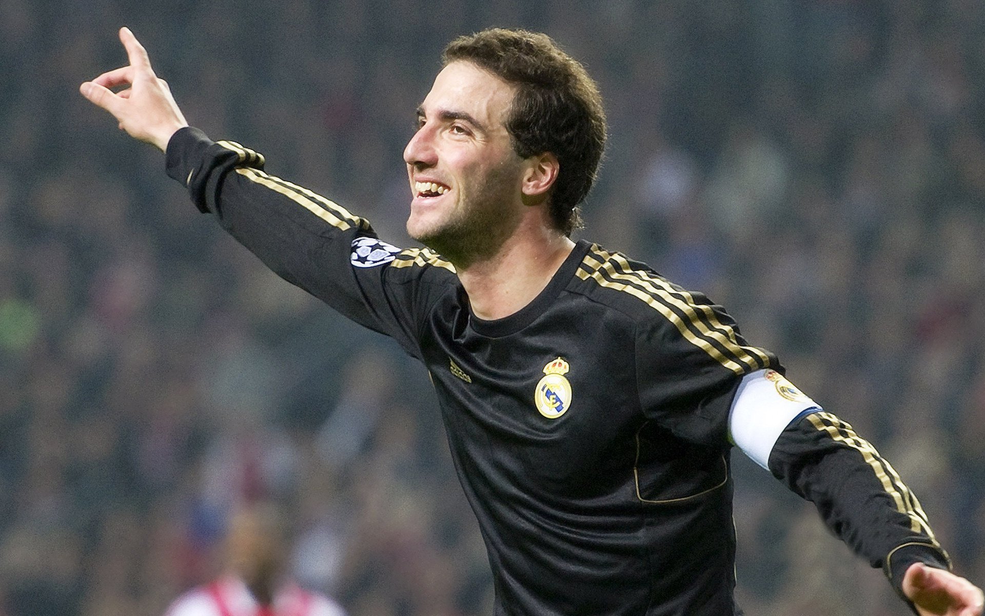 梅西助攻破百，巴黎在法甲高歌猛进，巴黎足球梅西